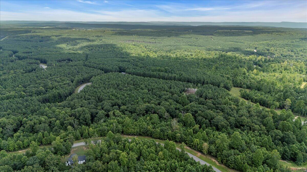 200 Whiskey Way, Jf395