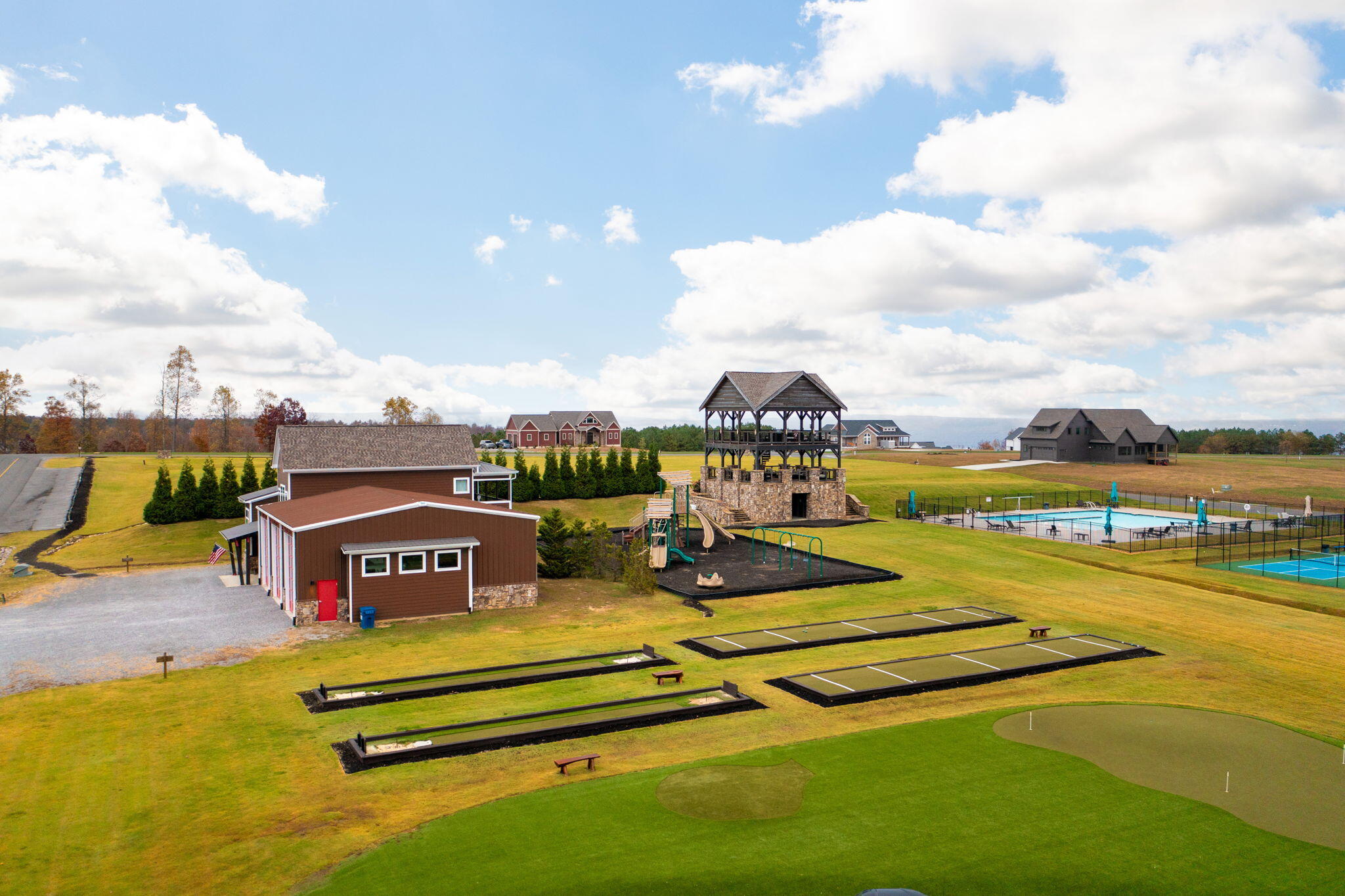 200 Whiskey Way, Jf395