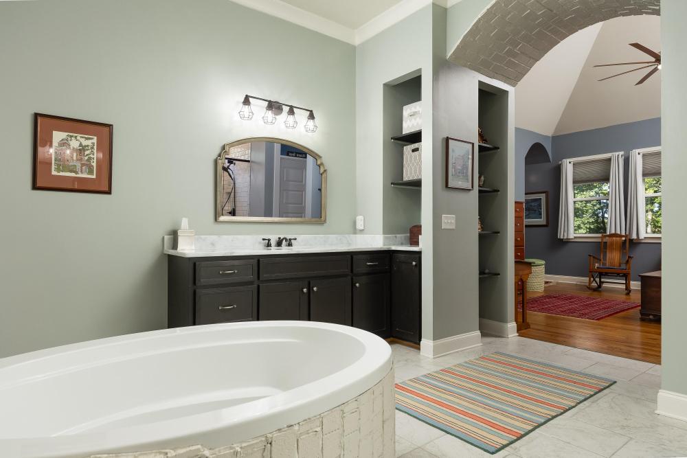 10027 Caseview Drive