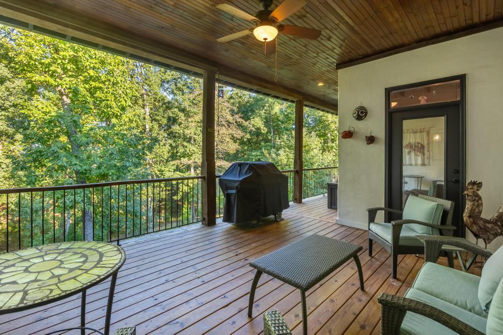 10027 Caseview Drive