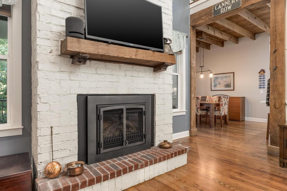 10027 Caseview Drive