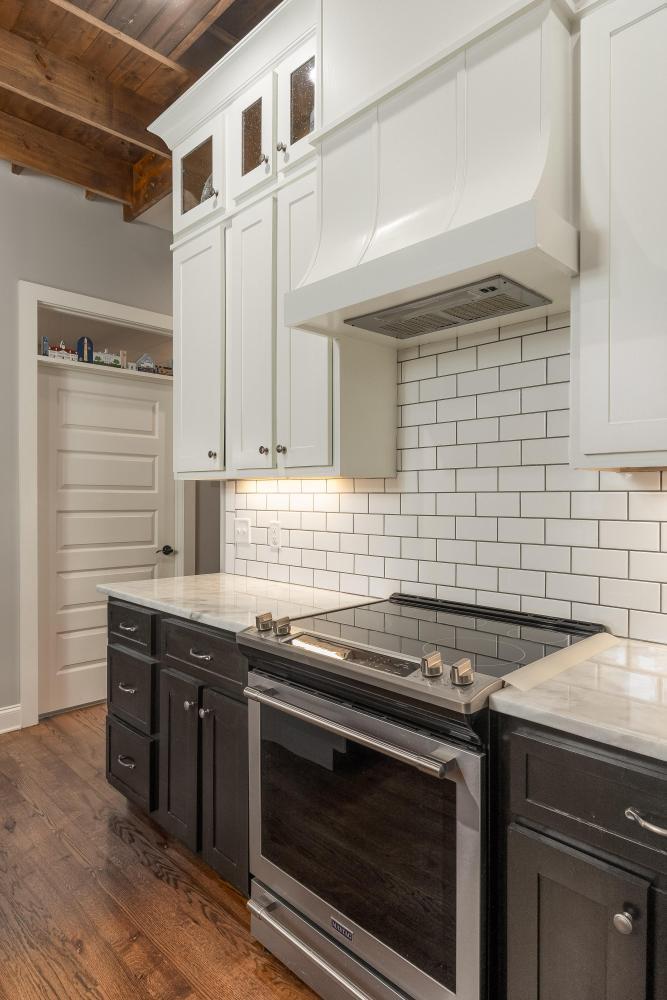 10027 Caseview Drive