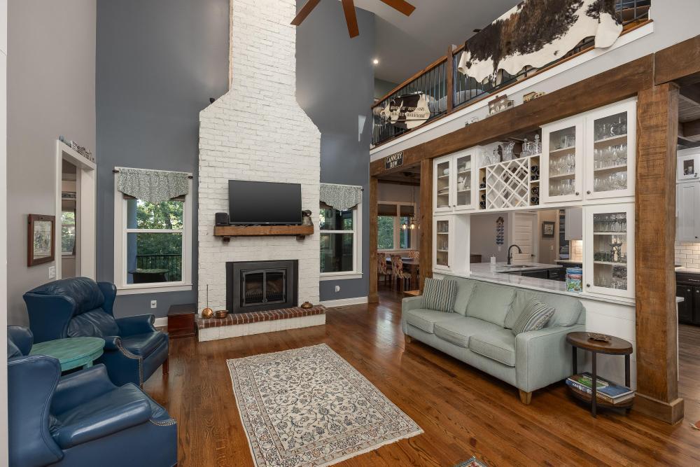 10027 Caseview Drive