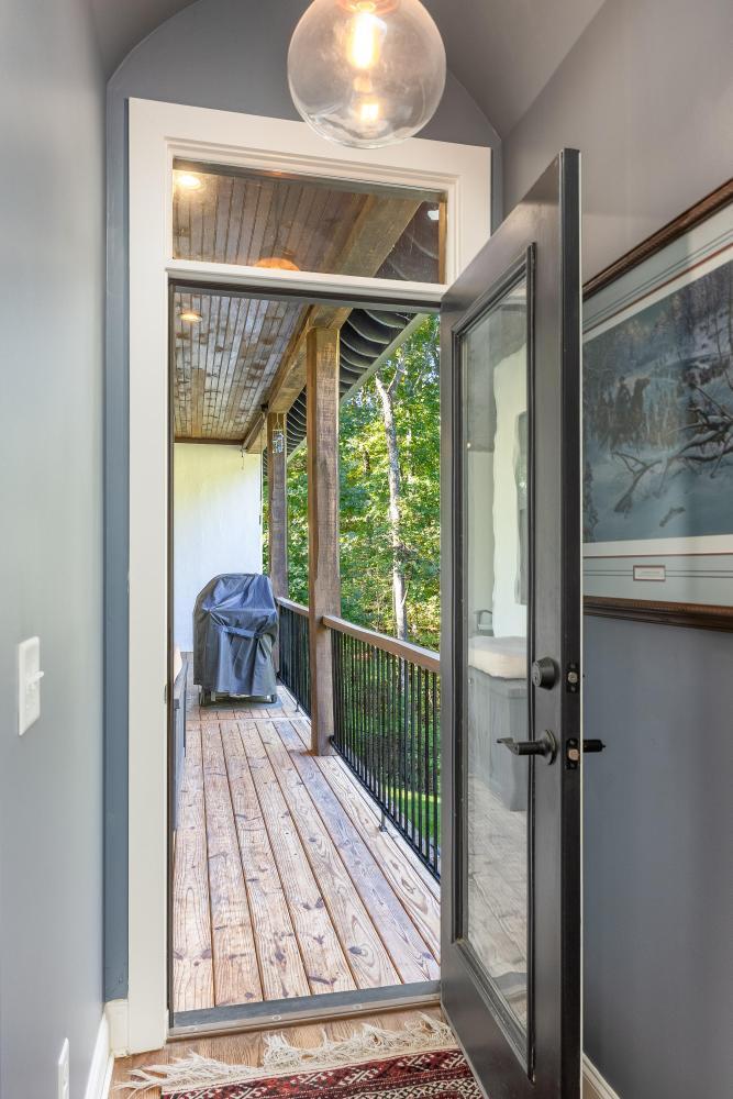 10027 Caseview Drive