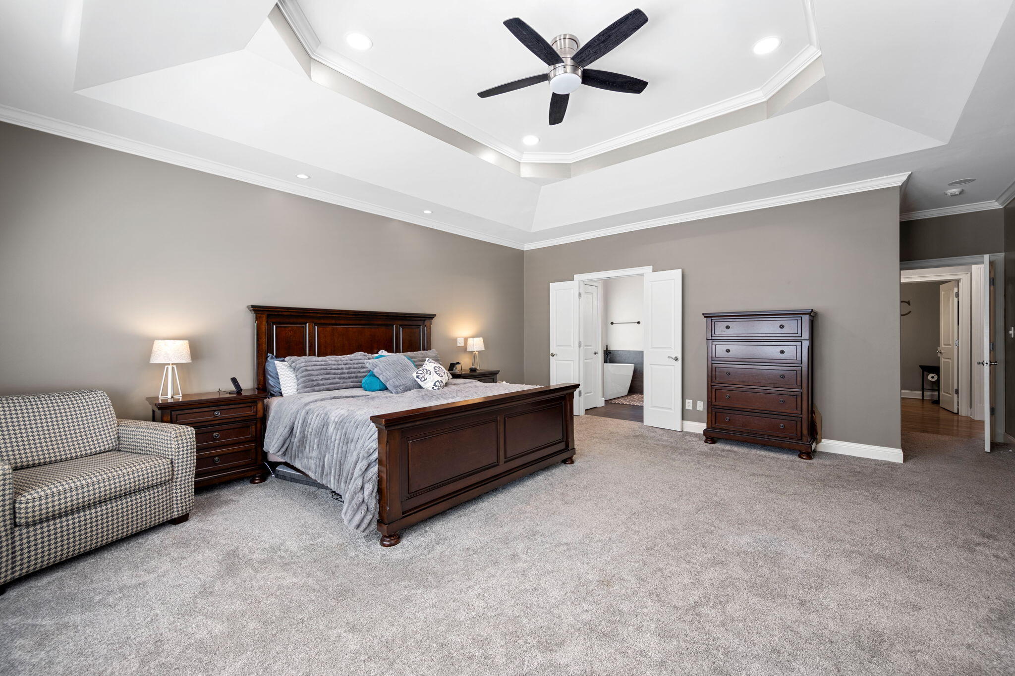 9525 Windrose Circle