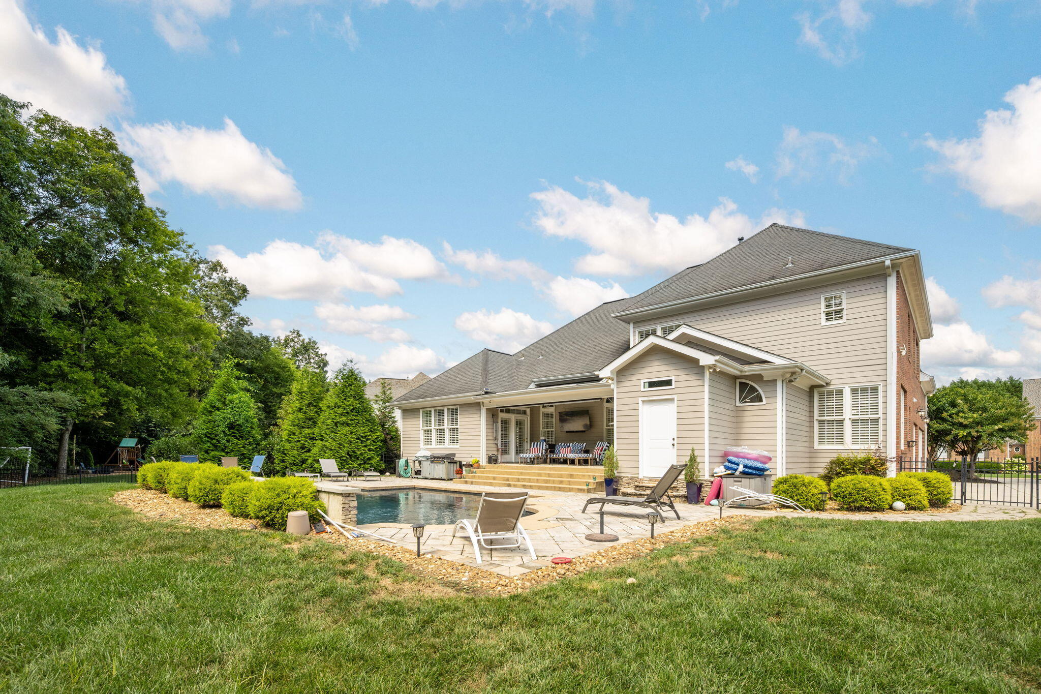 9525 Windrose Circle