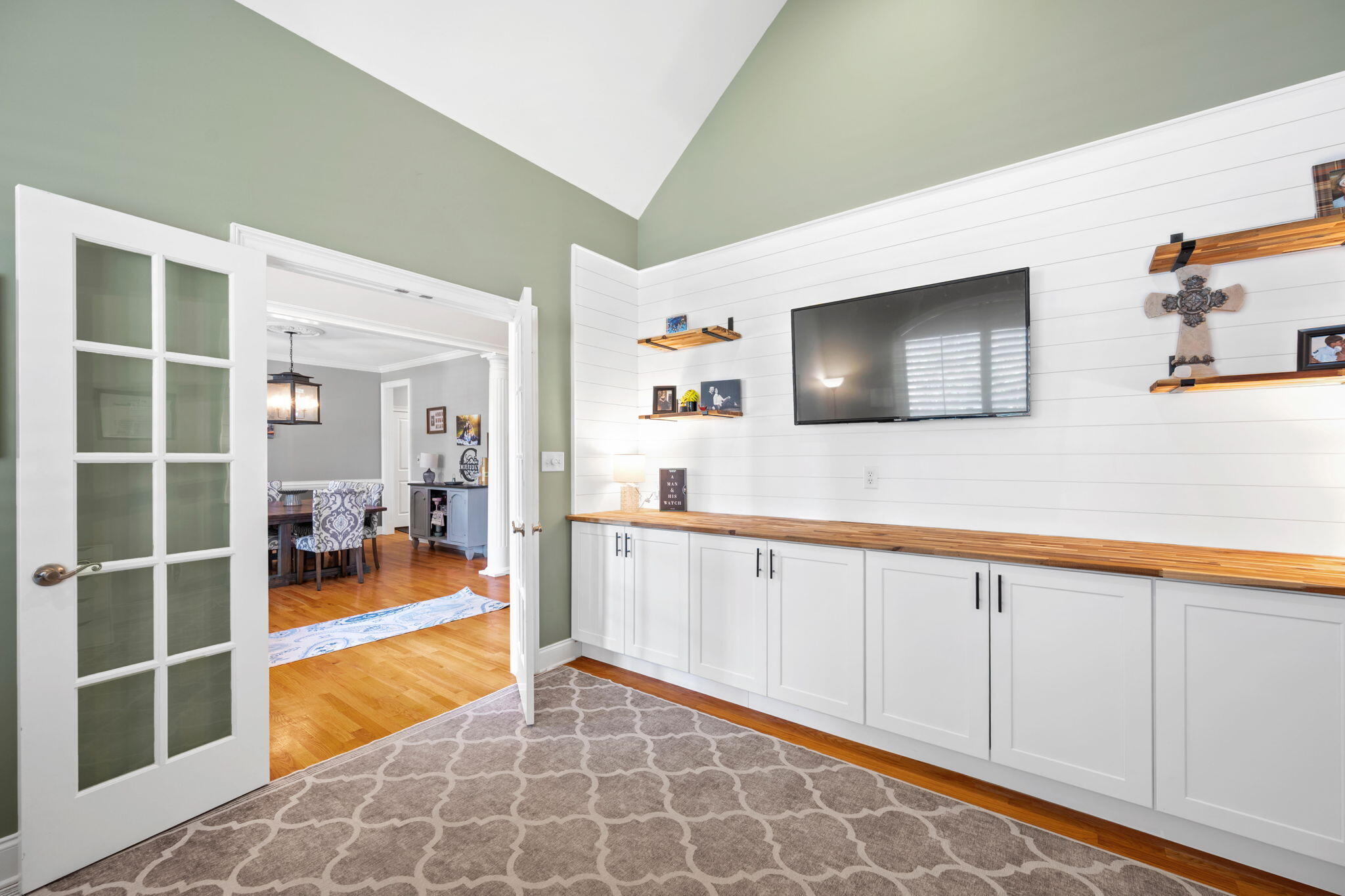 9525 Windrose Circle