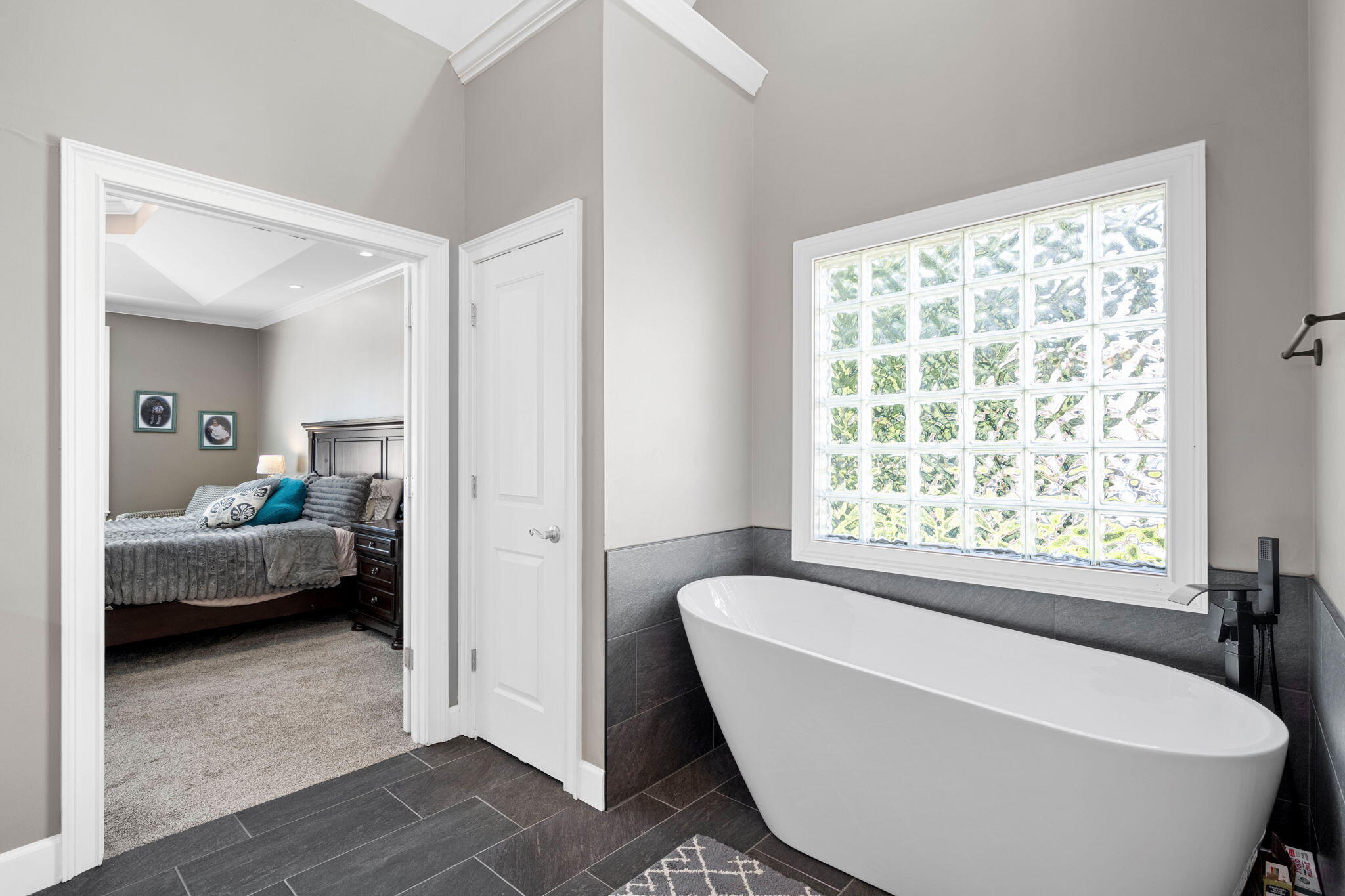 9525 Windrose Circle