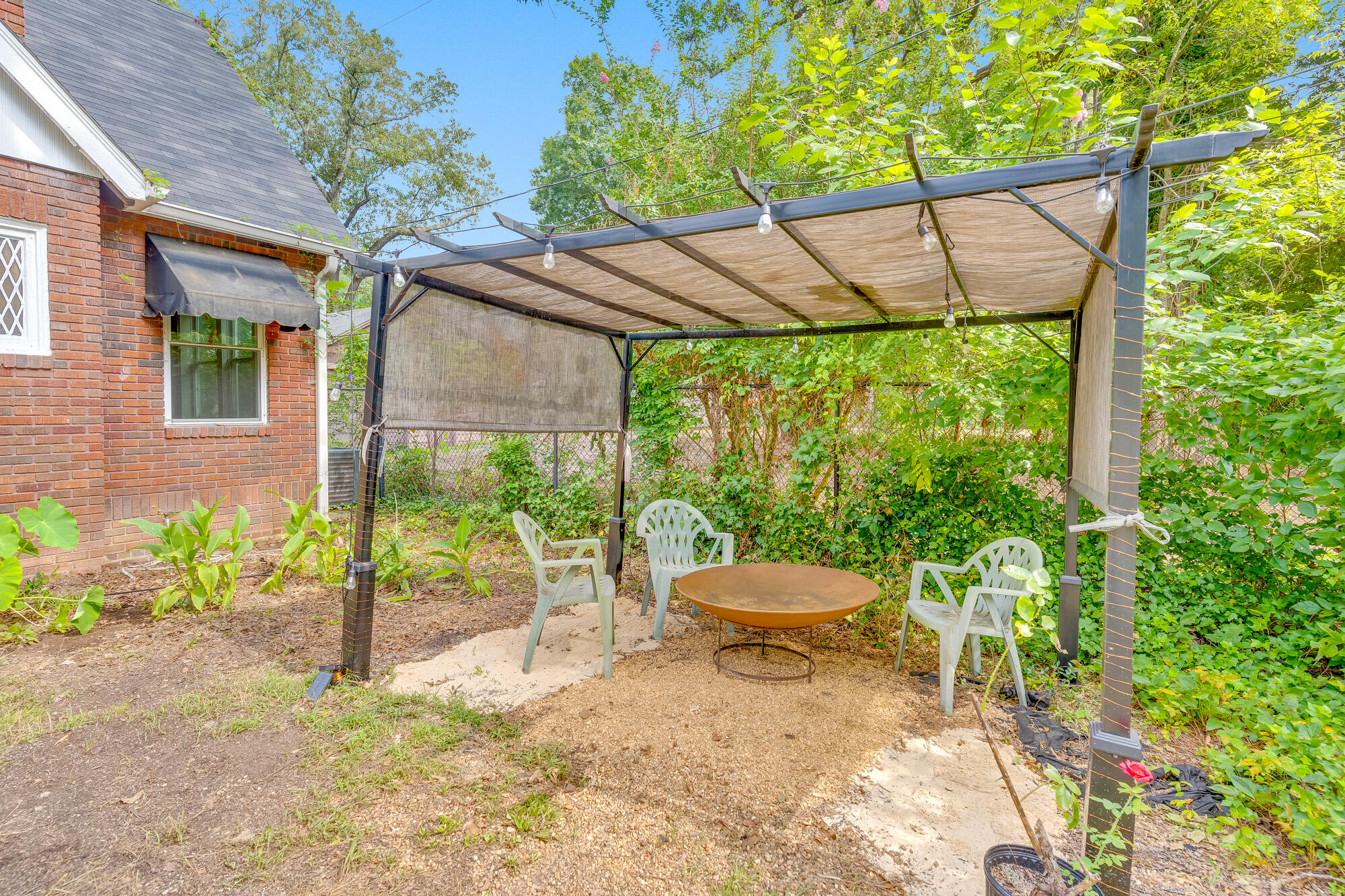 211 Tunnel Boulevard