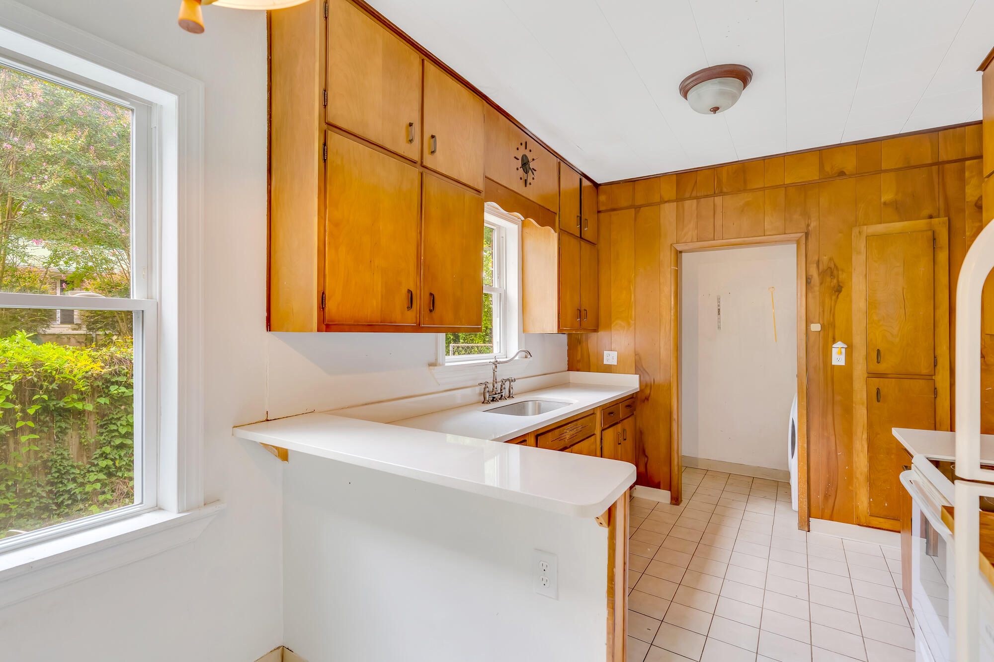 211 Tunnel Boulevard