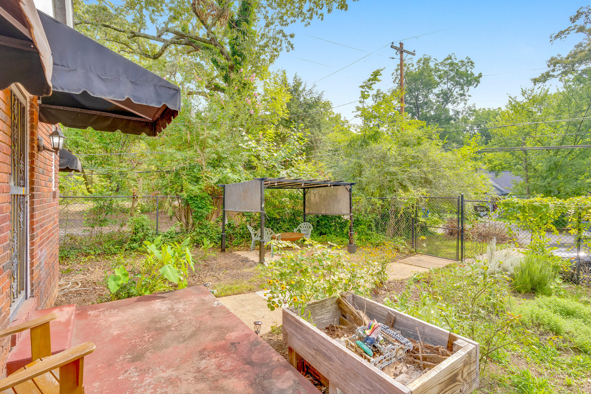 211 Tunnel Boulevard