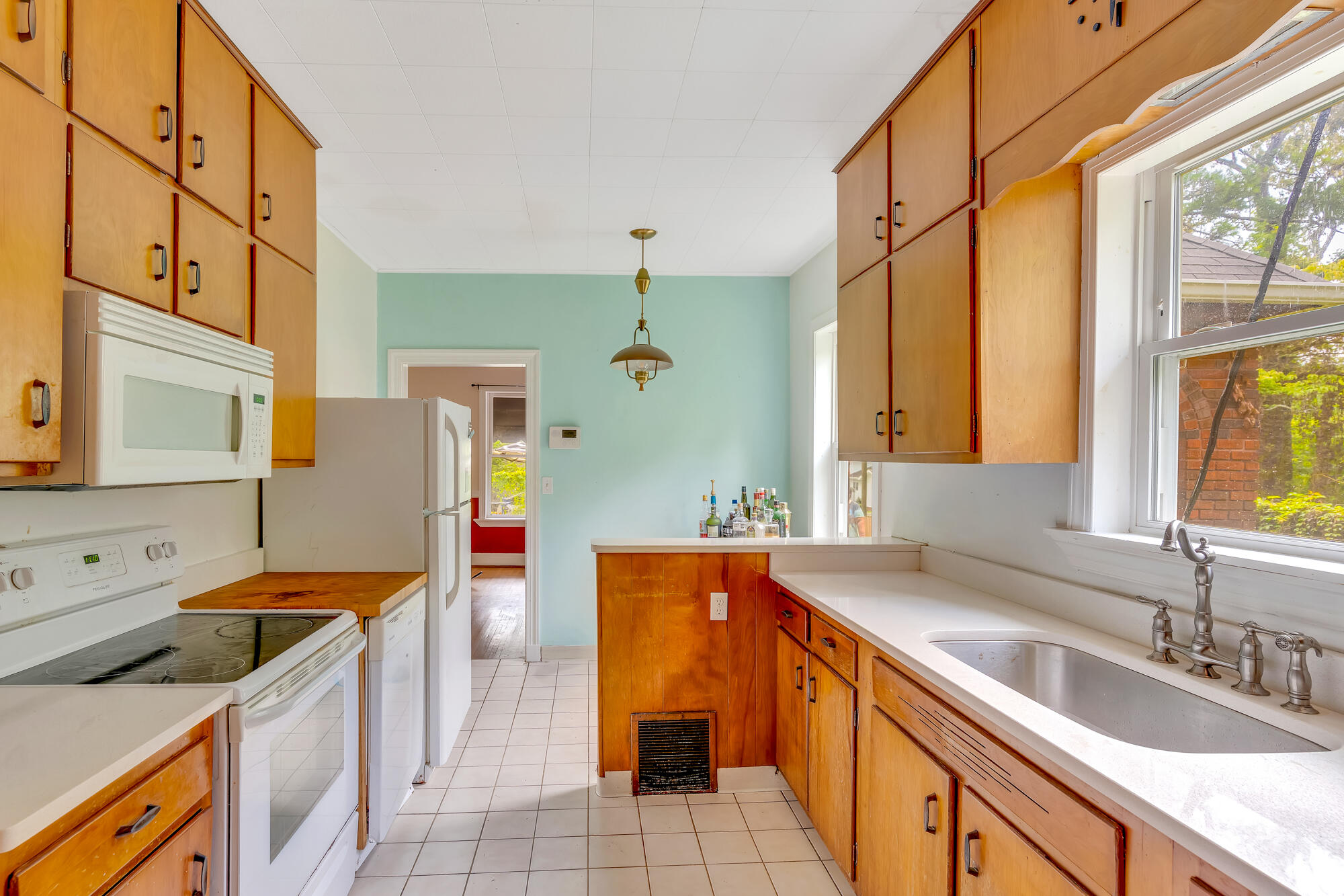 211 Tunnel Boulevard