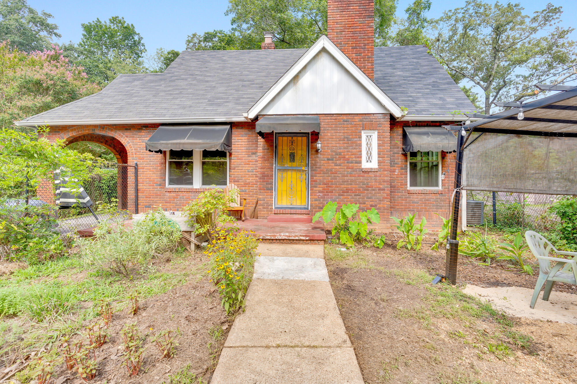 211 Tunnel Boulevard