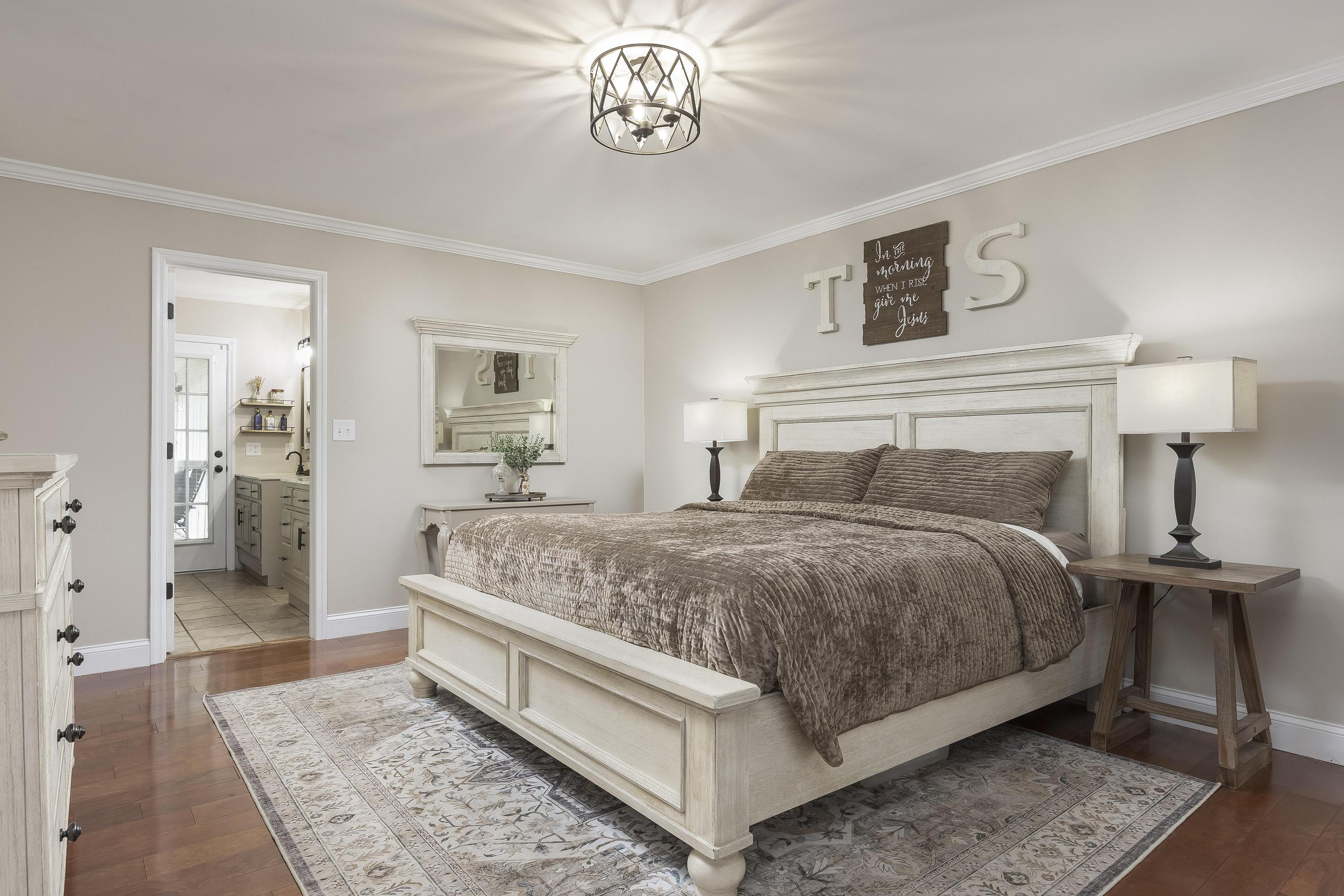 8520 Horseshoe Bend Lane