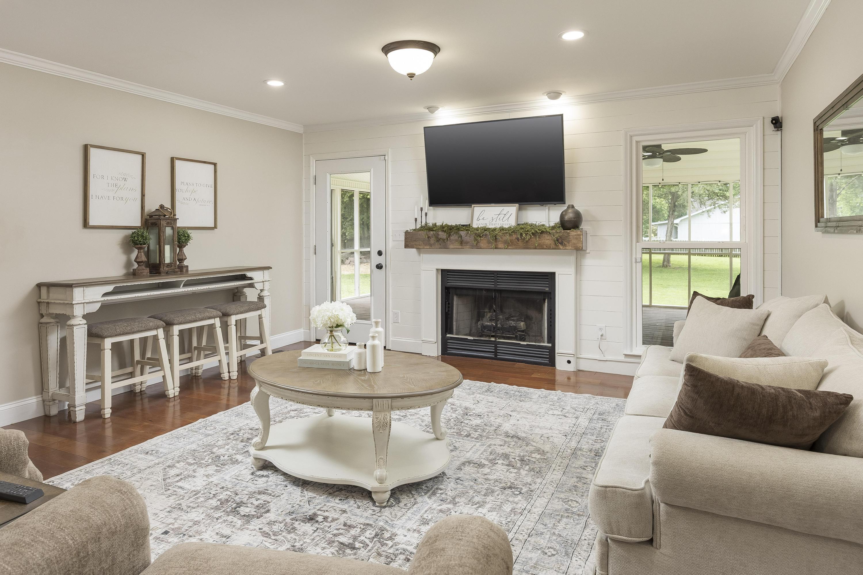 8520 Horseshoe Bend Lane