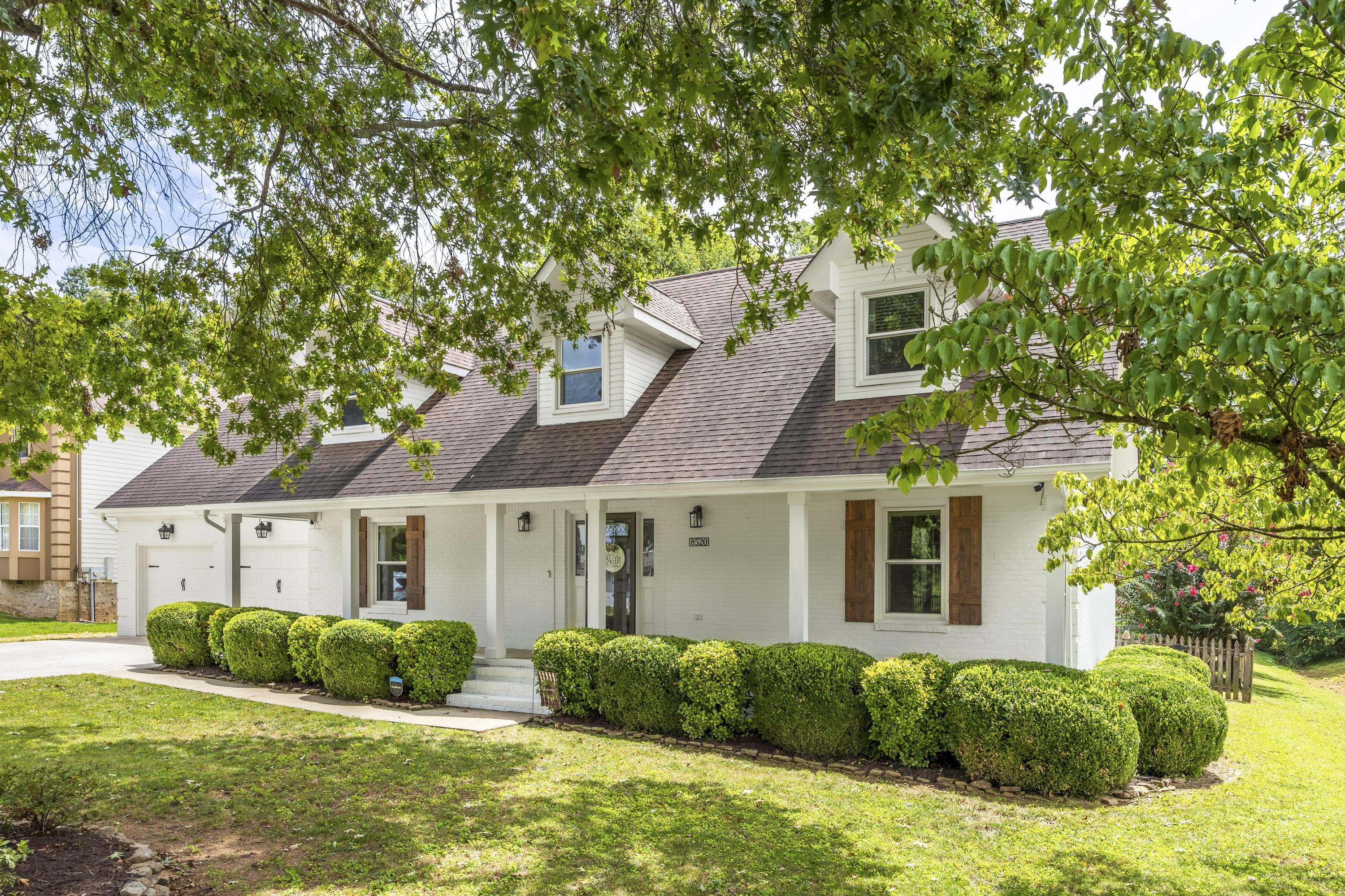 8520 Horseshoe Bend Lane