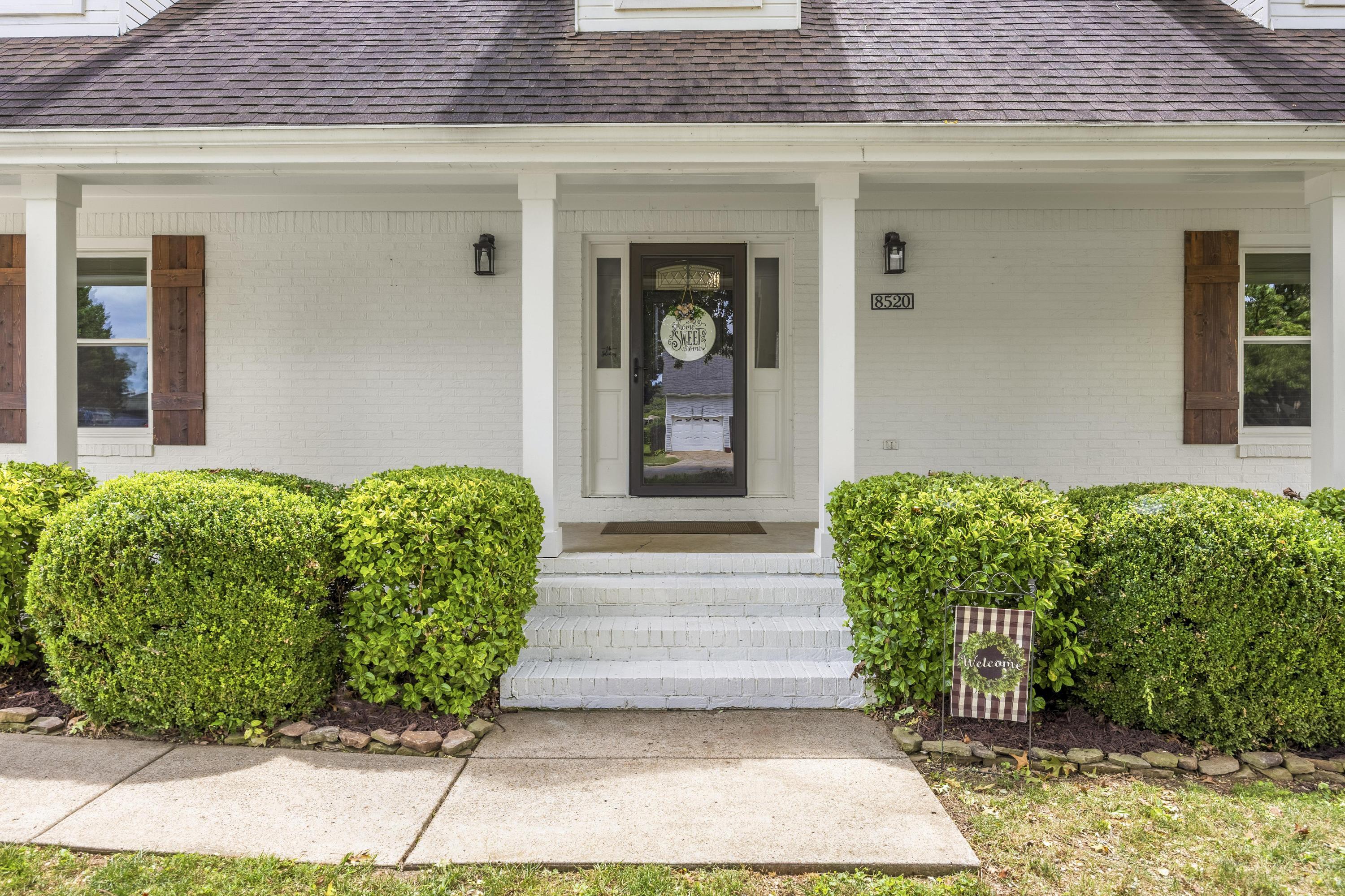 8520 Horseshoe Bend Lane