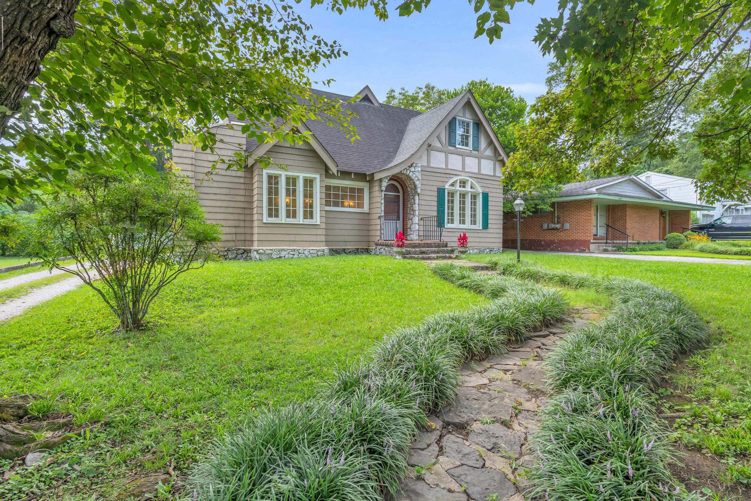 3440 Alta Vista Drive