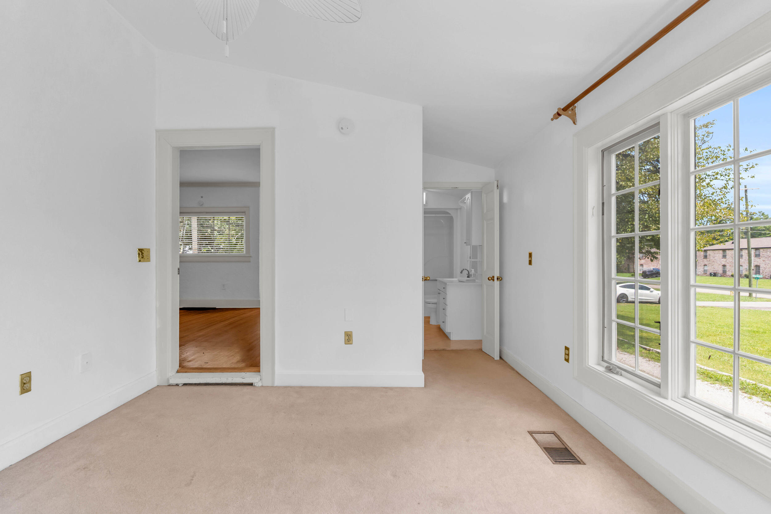 3440 Alta Vista Drive