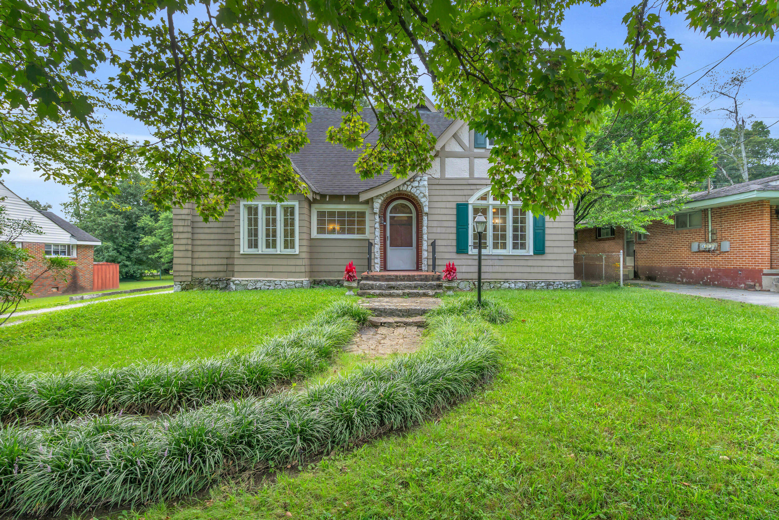 3440 Alta Vista Drive