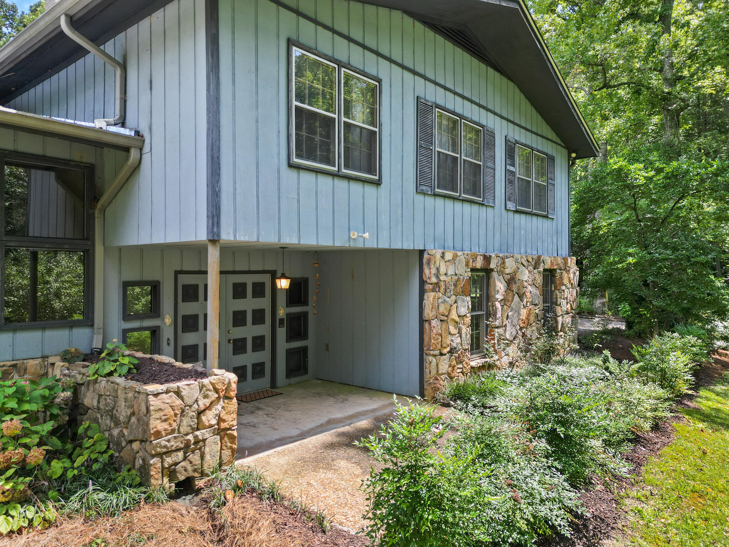 1781 Halls Valley Road