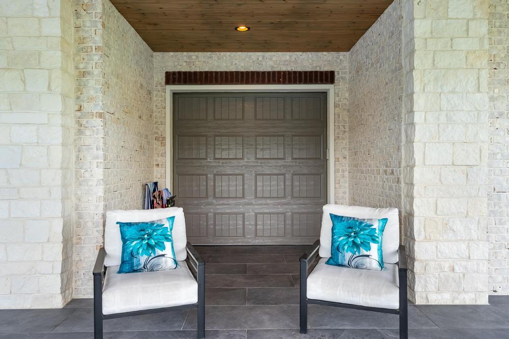 290 Edgewater Way