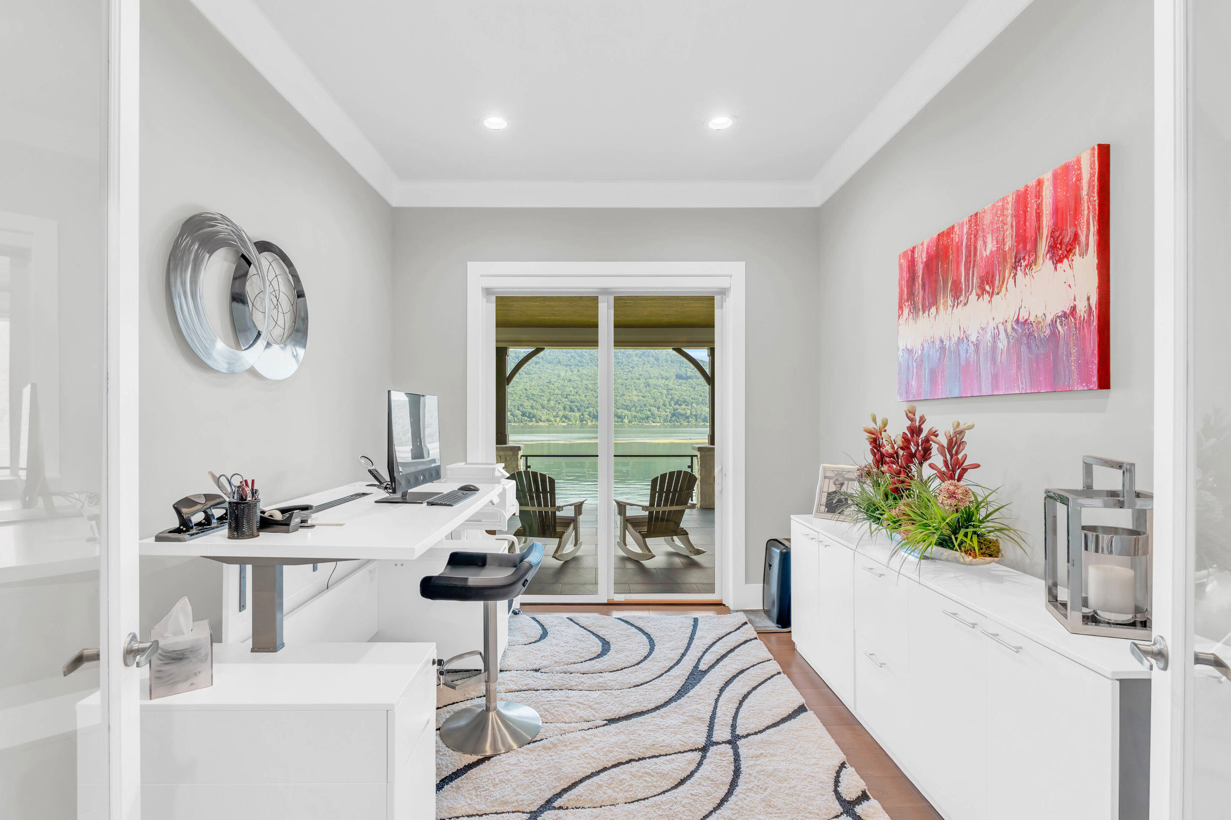 290 Edgewater Way