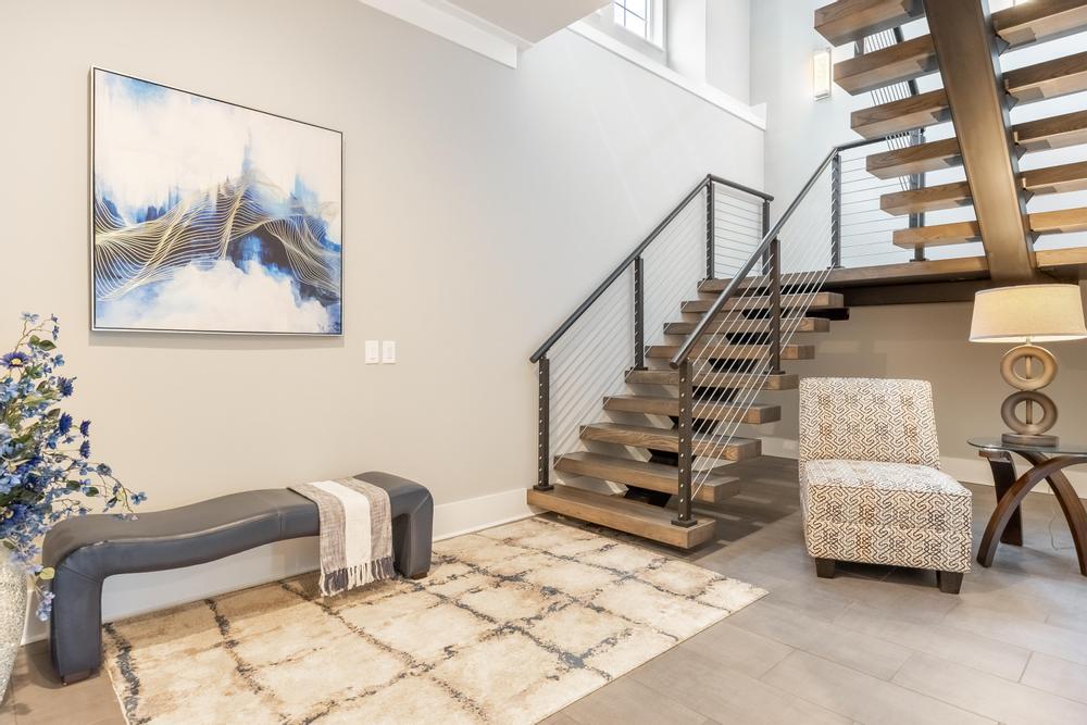 290 Edgewater Way