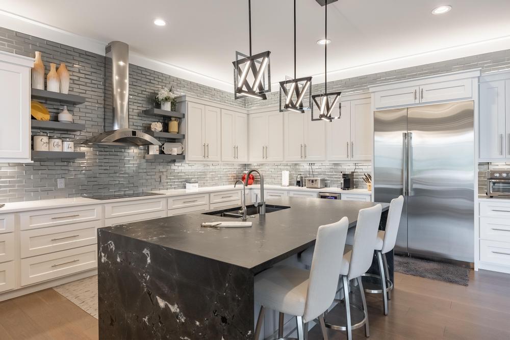 290 Edgewater Way