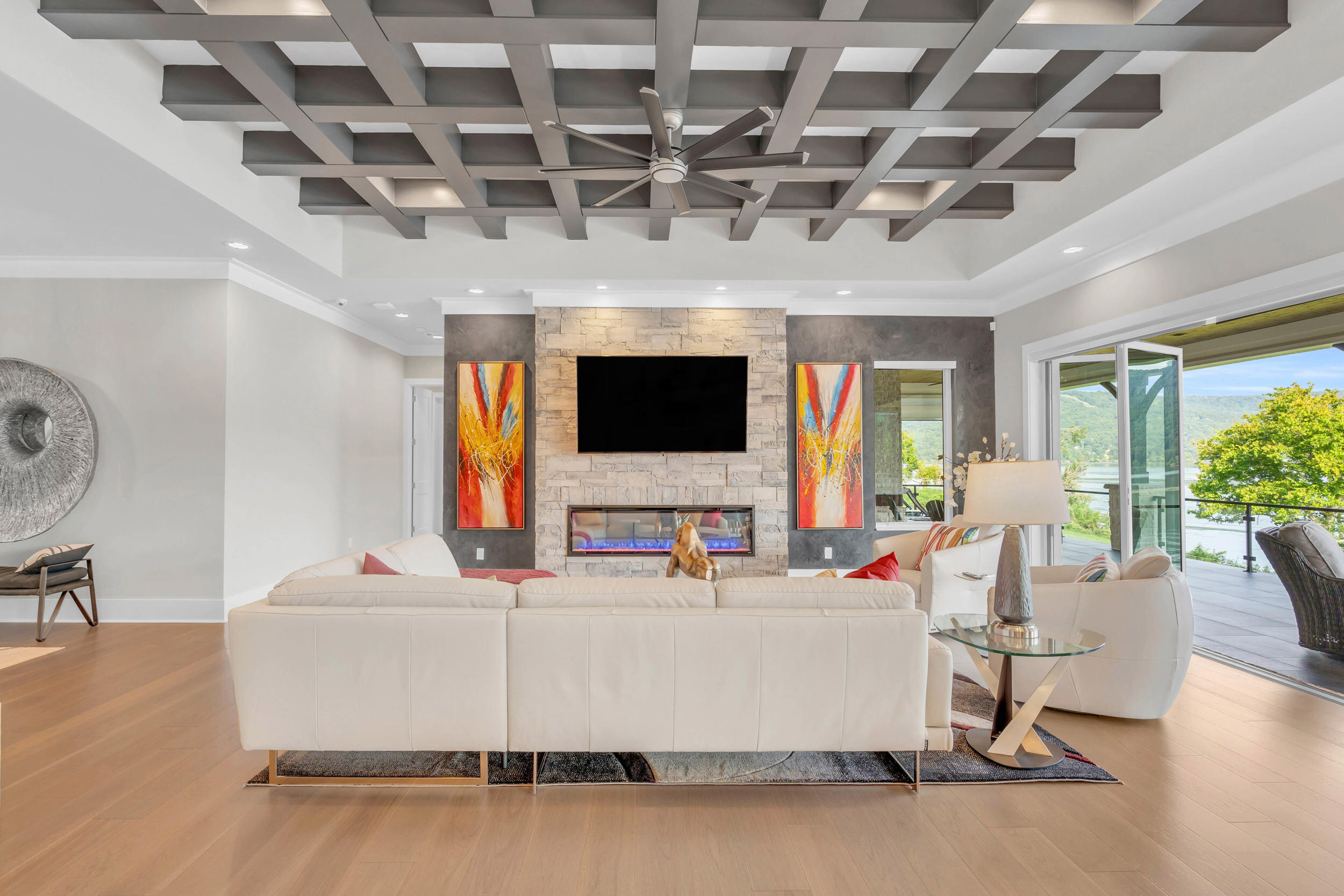 290 Edgewater Way