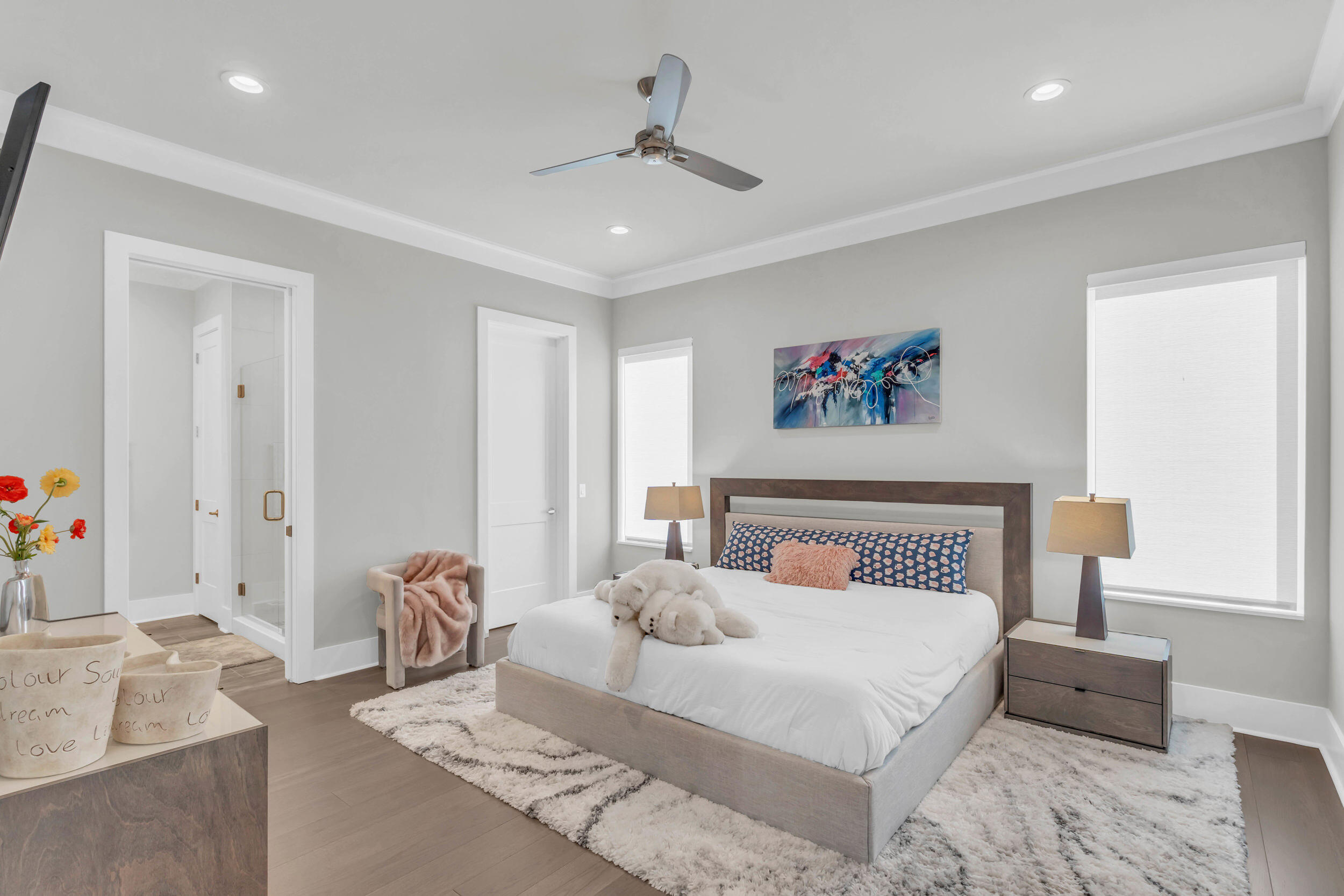 290 Edgewater Way