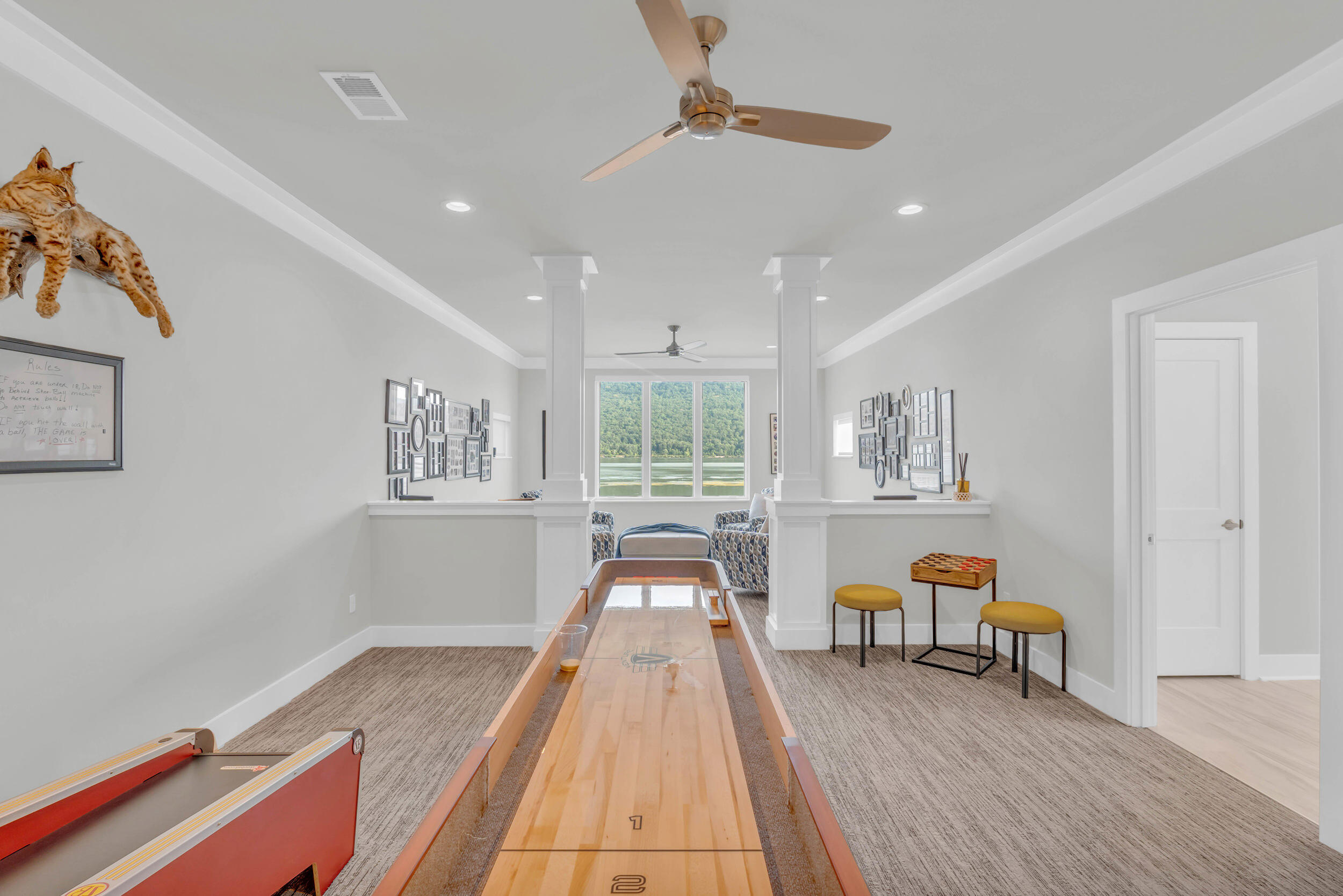 290 Edgewater Way