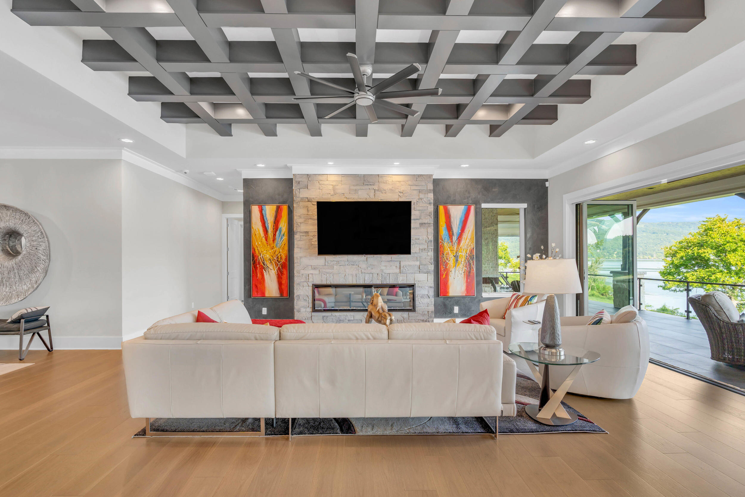 290 Edgewater Way