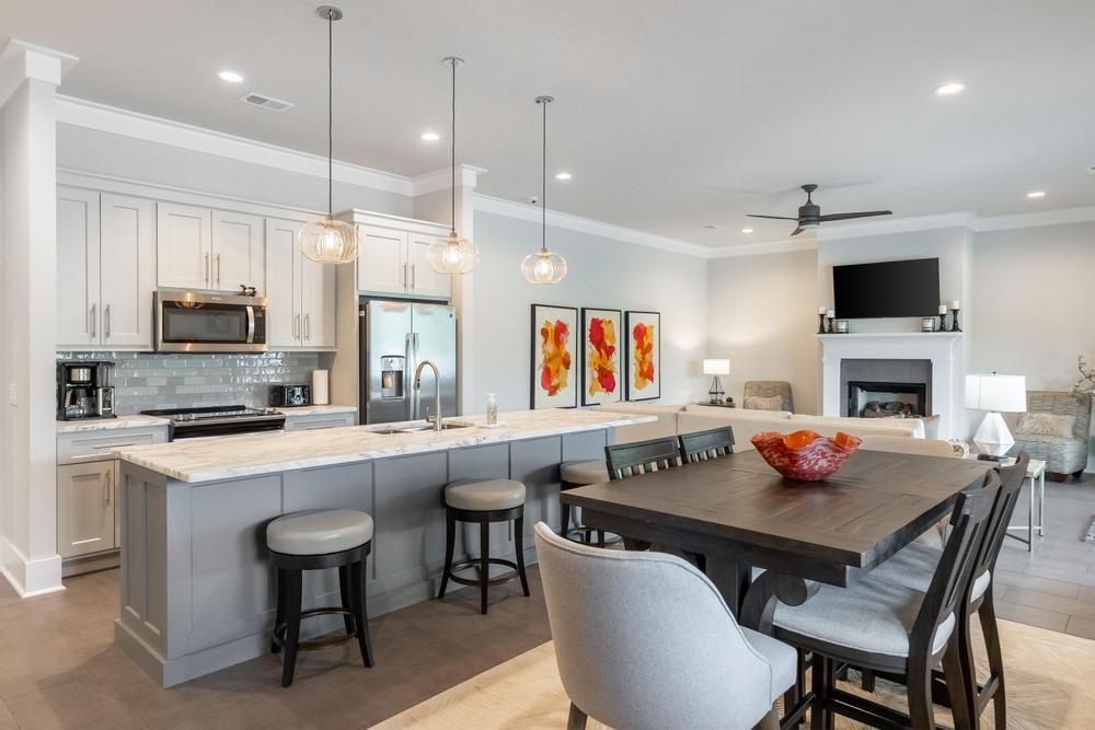 290 Edgewater Way