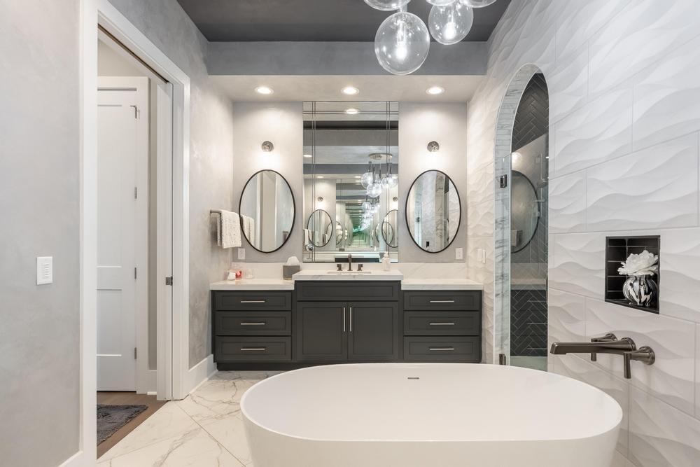 290 Edgewater Way