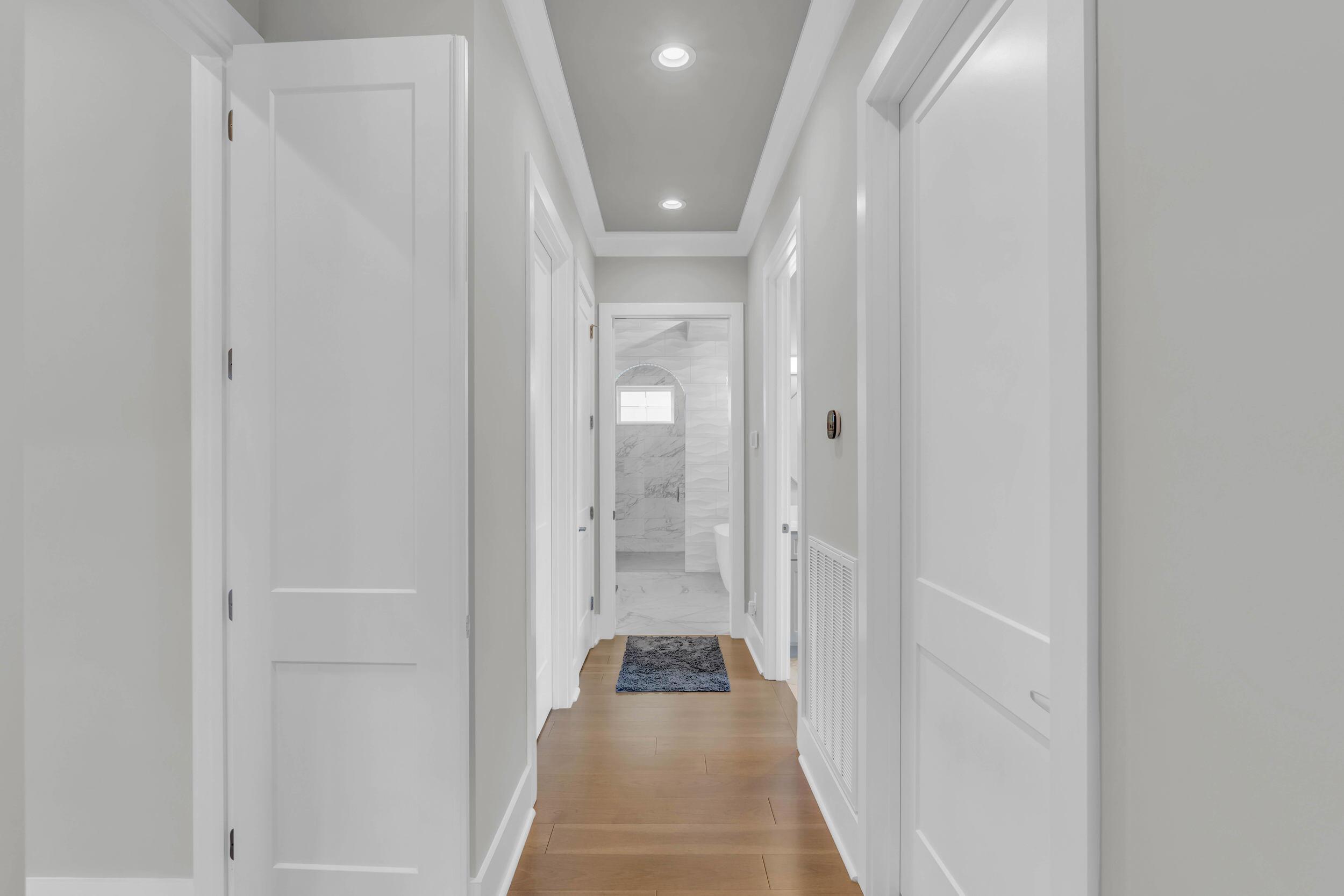 290 Edgewater Way