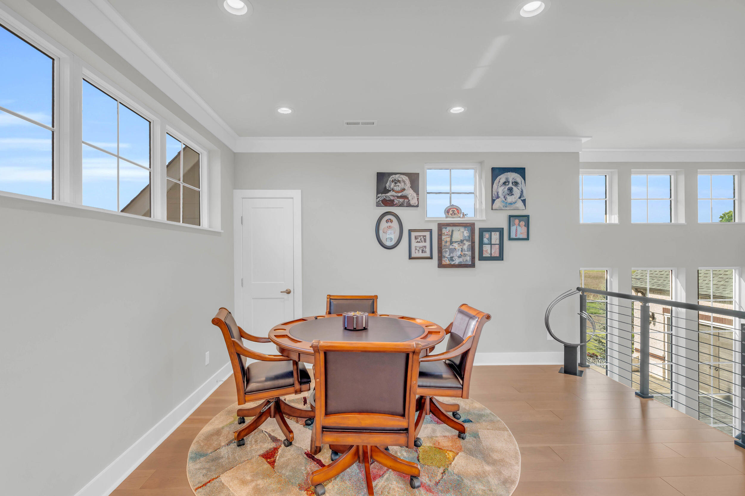 290 Edgewater Way