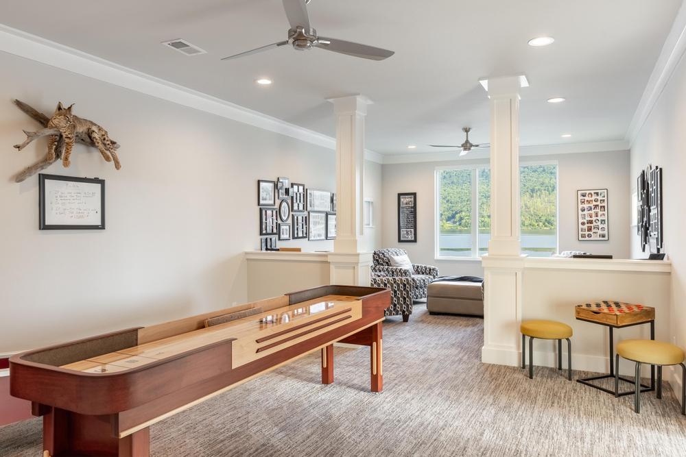 290 Edgewater Way