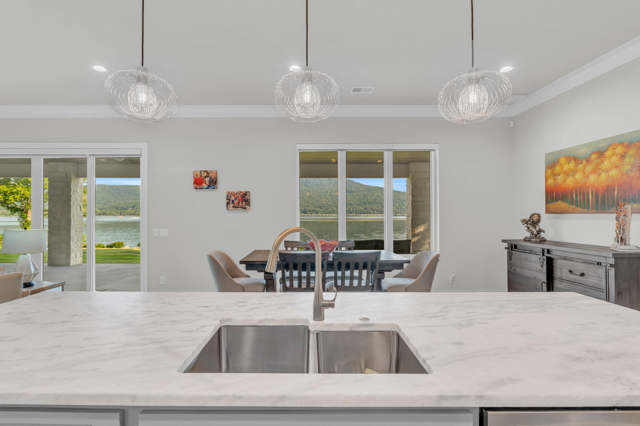 290 Edgewater Way