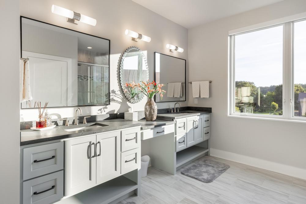 290 Edgewater Way