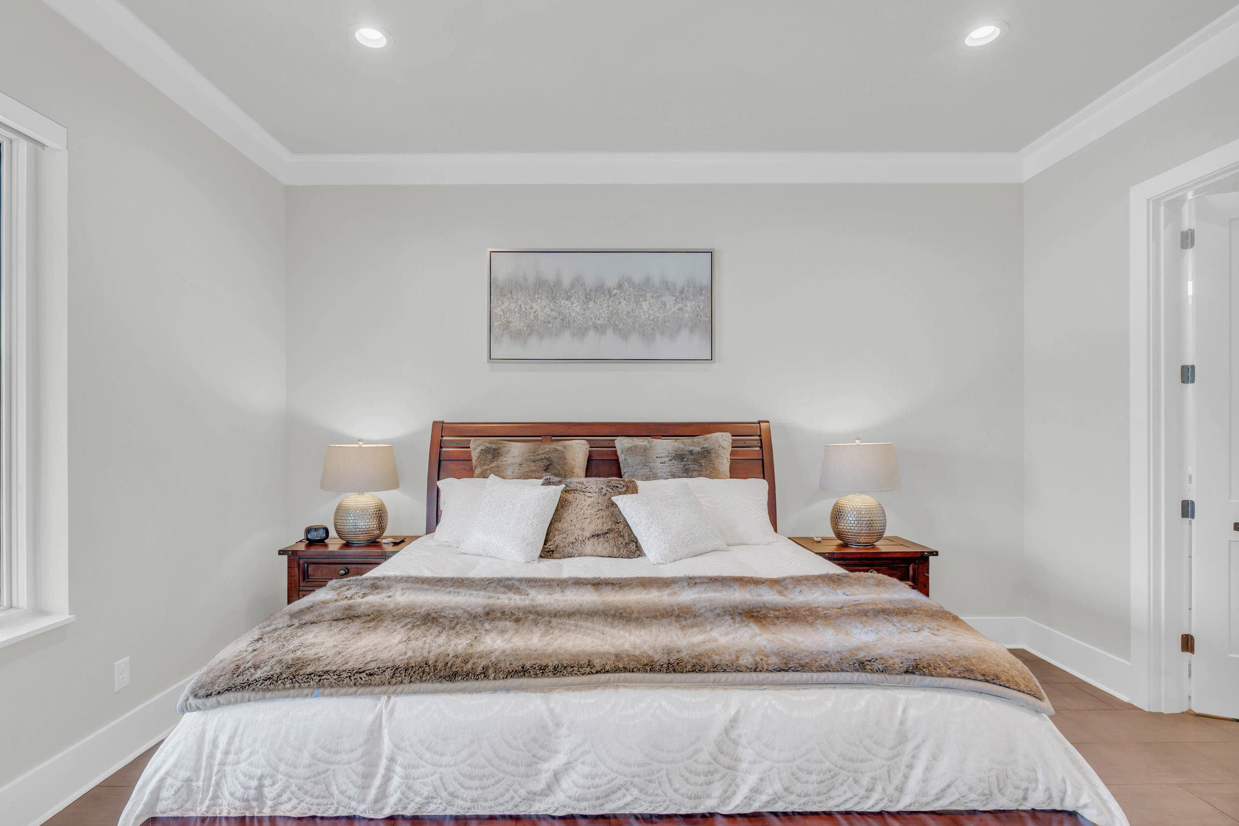 290 Edgewater Way