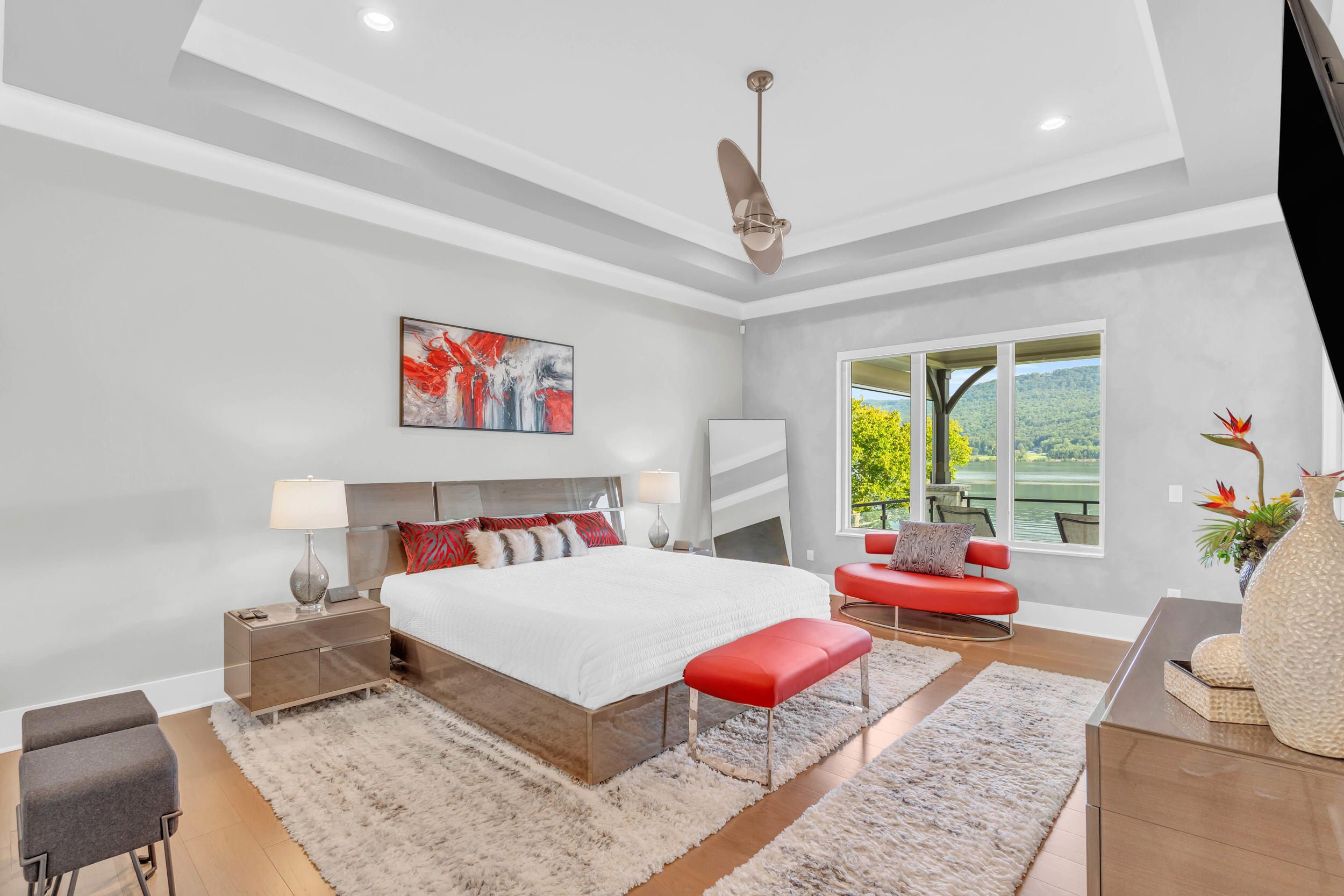 290 Edgewater Way