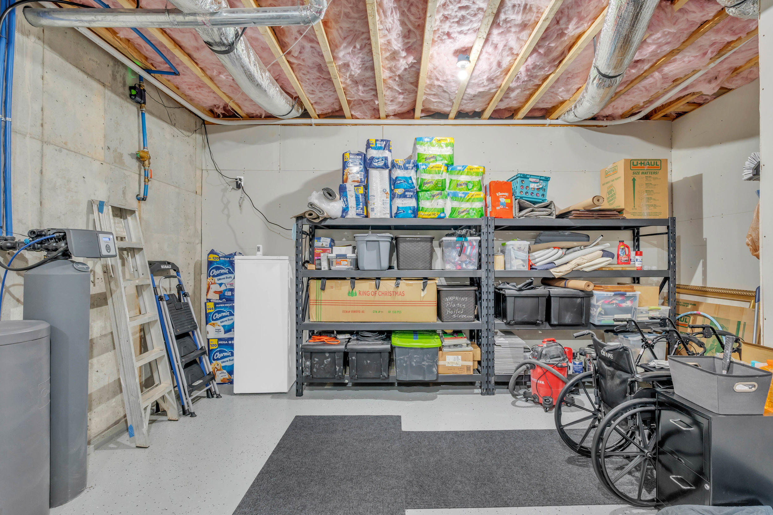 290 Edgewater Way