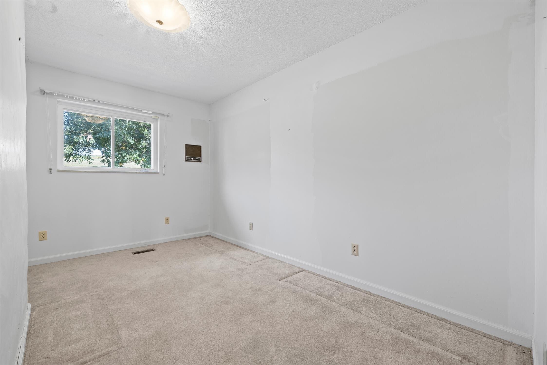 9405 Highway 58