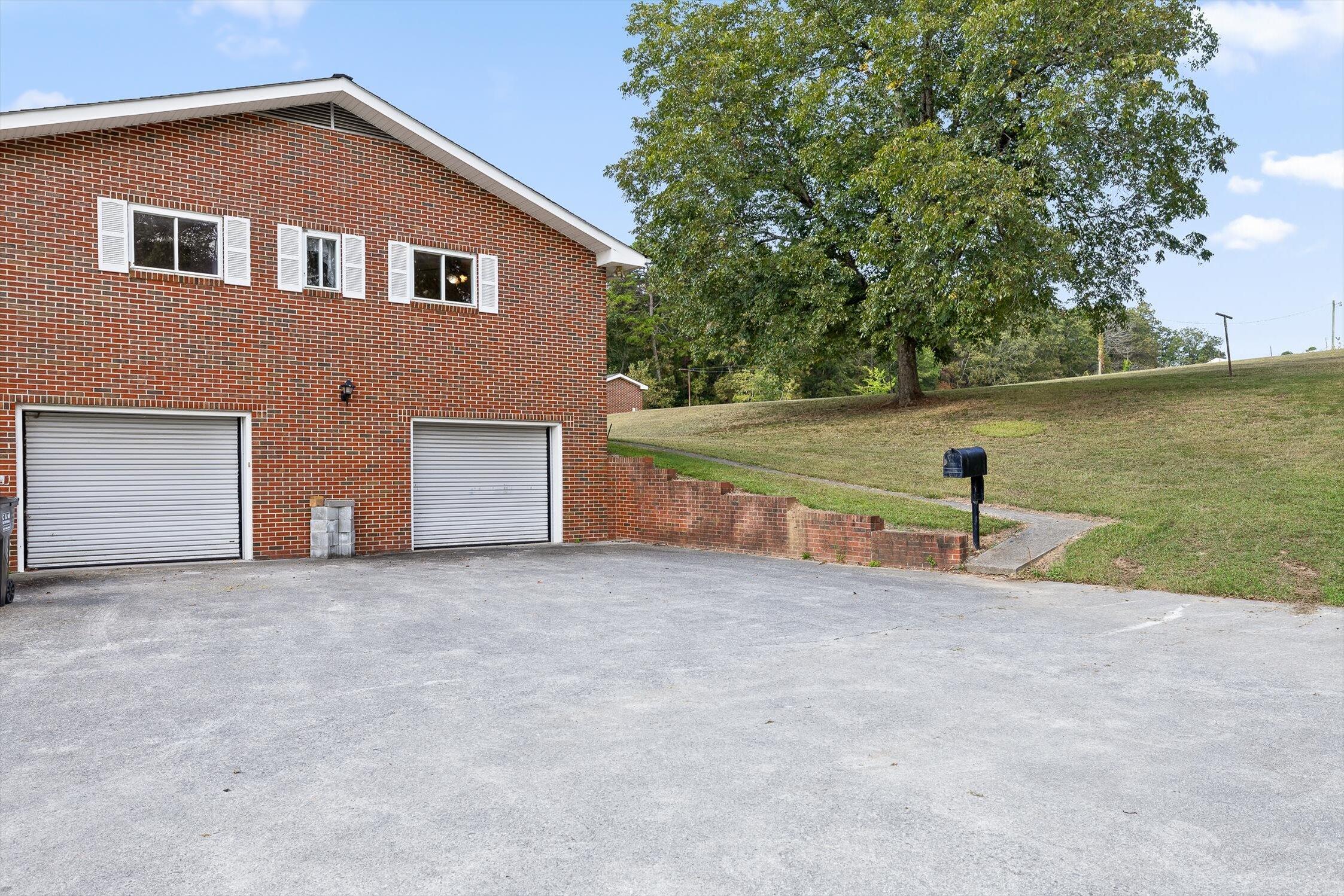 9405 Highway 58