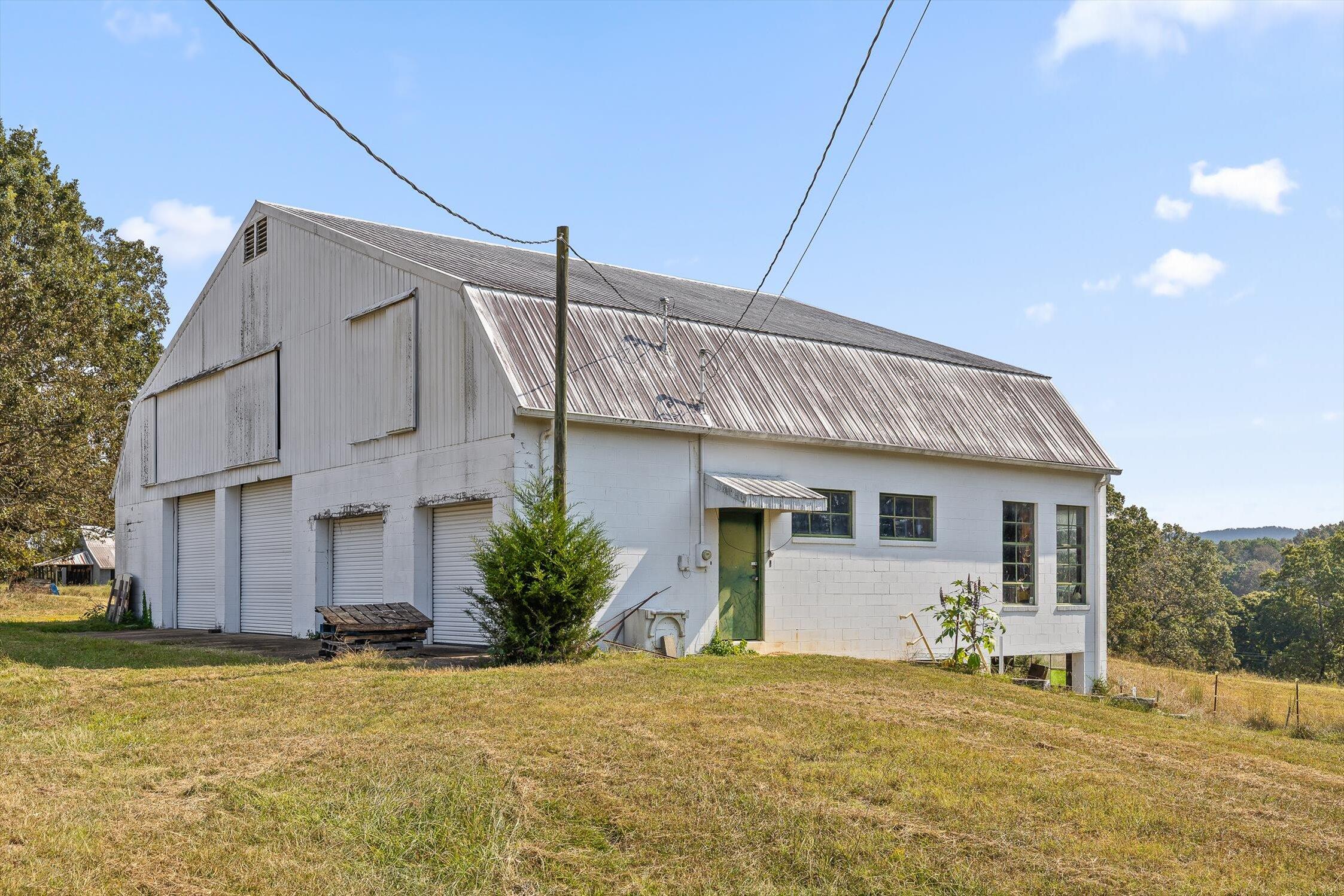 9405 Highway 58