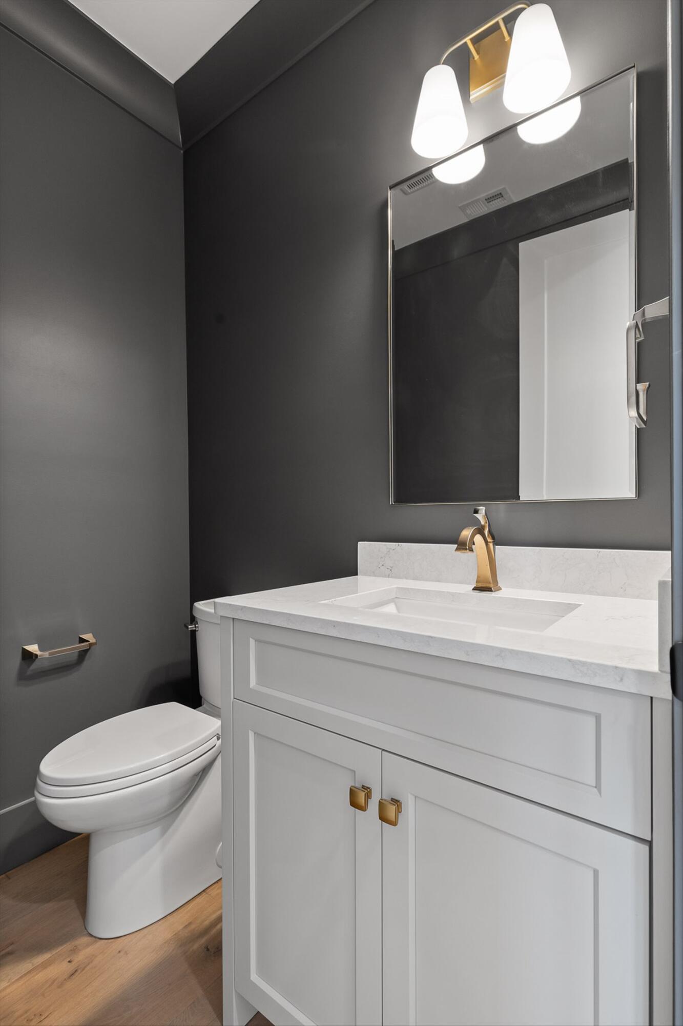 10946 London Tower Place, 64