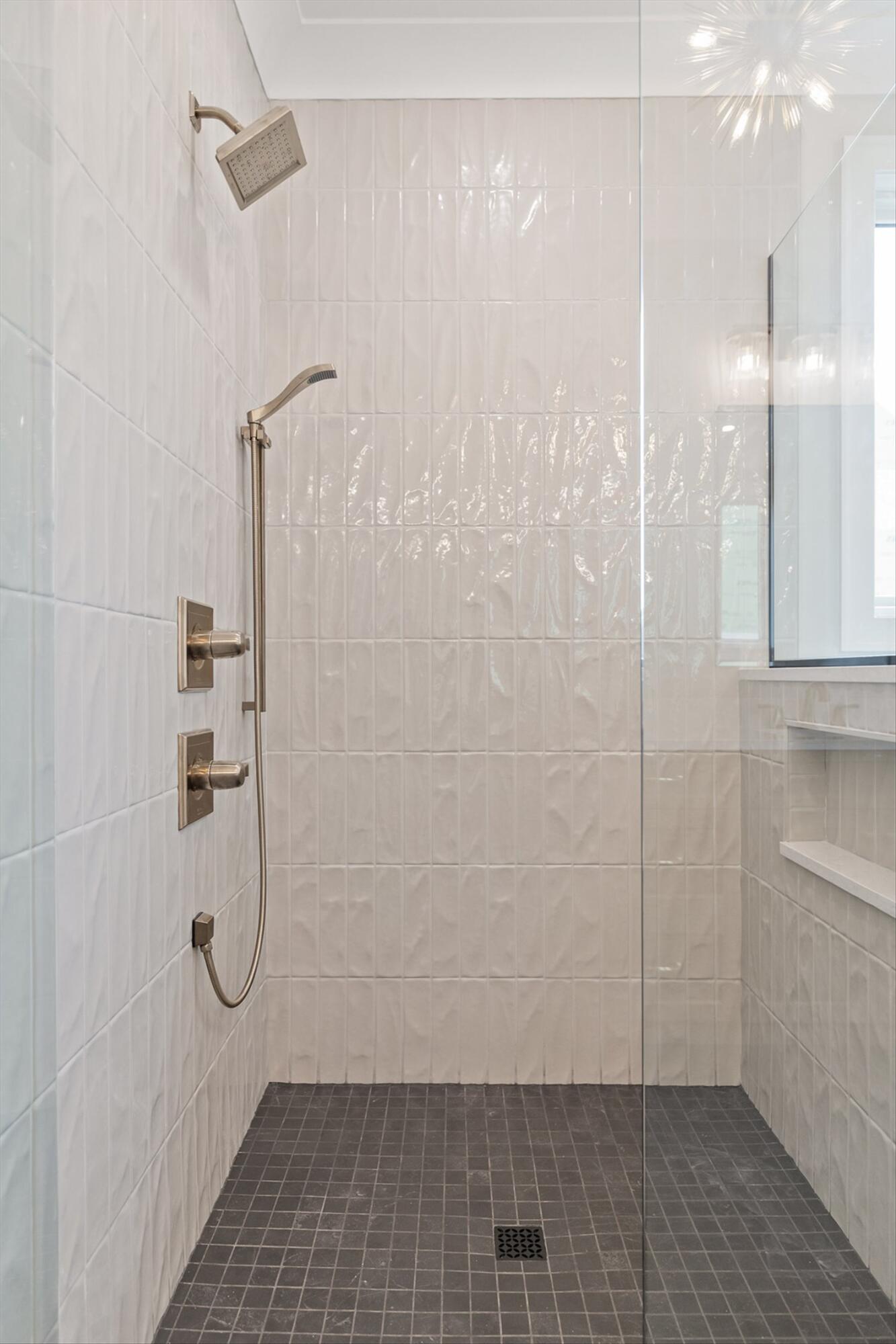 10946 London Tower Place, 64