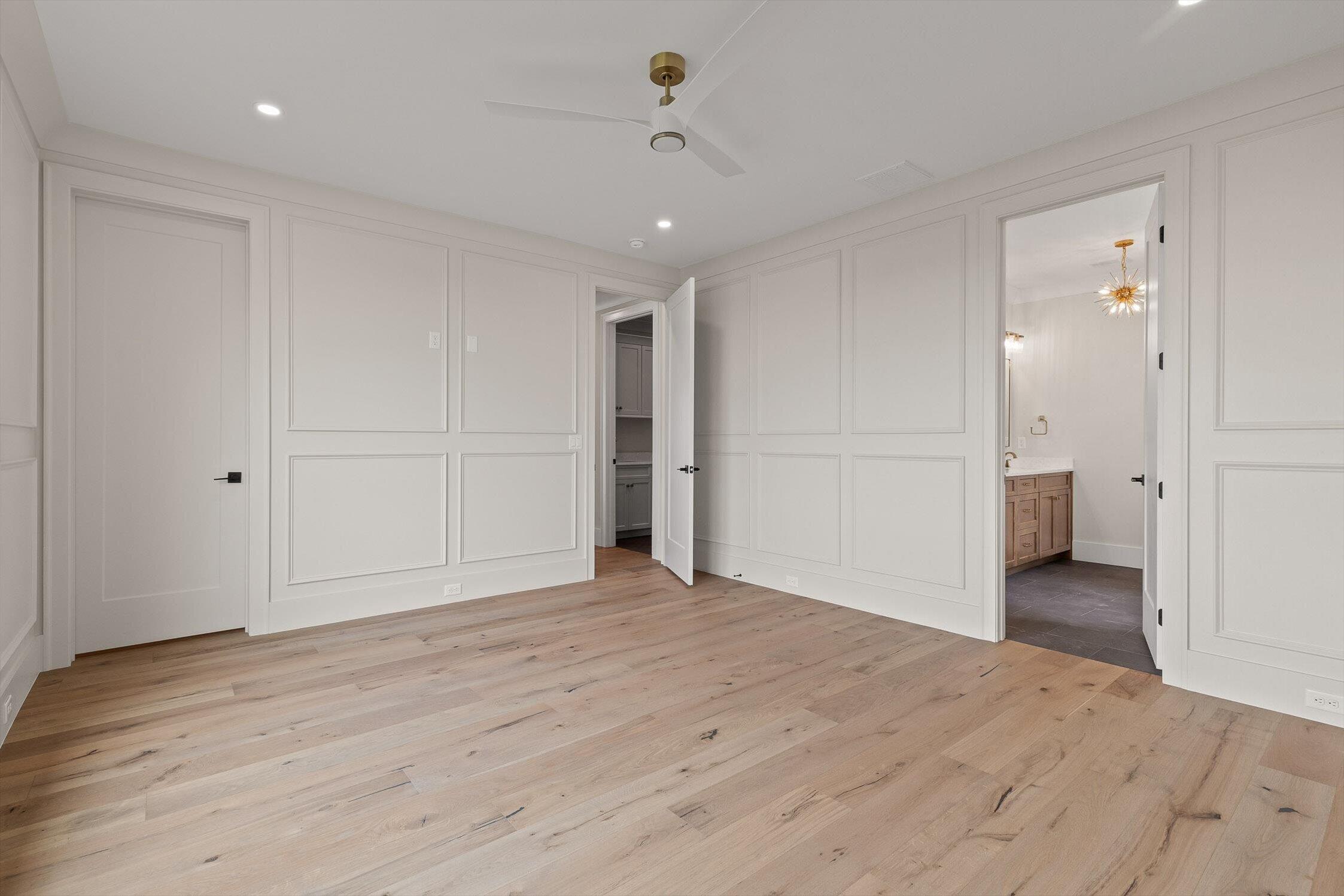 10946 London Tower Place, 64