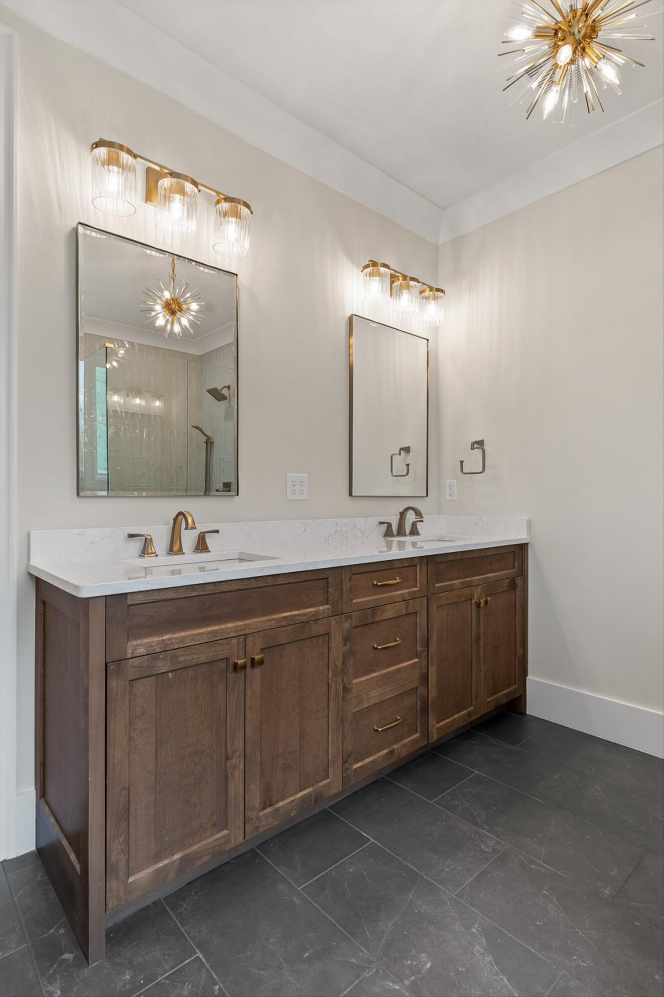 10946 London Tower Place, 64